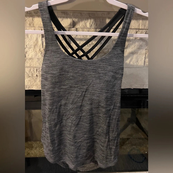 Lululemon Free to be Wild yoga workout top with built in bra size 2 XS - Picture 1 of 7